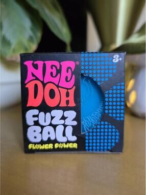 NIB Schylling Needoh Fuzzball Flower Power - BLUE